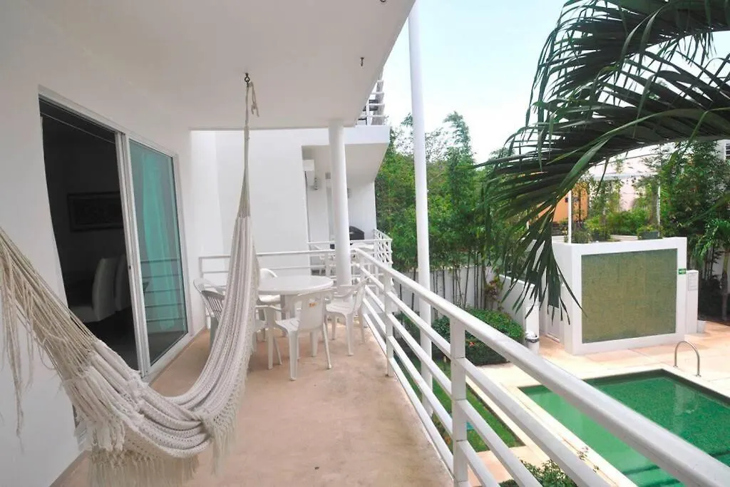 Poolside Tranquil Apartment In Playa Del Carmen