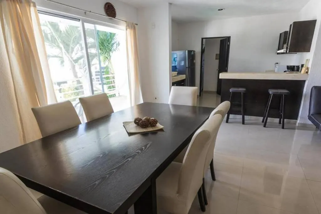 Poolside Tranquil Apartment In Playa Del Carmen