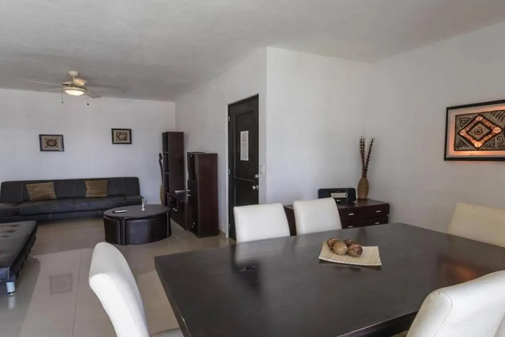 Poolside Tranquil Apartment In Playa Del Carmen