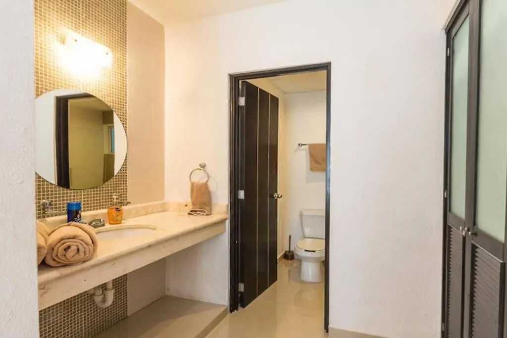 Poolside Tranquil Apartment In Playa Del Carmen