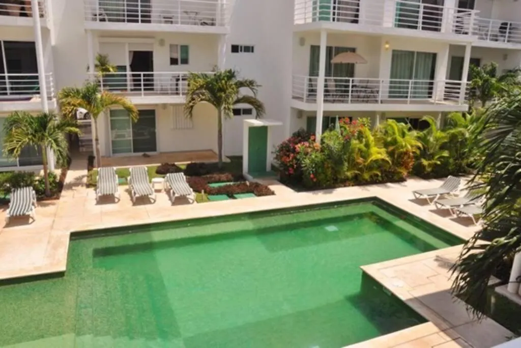 Poolside Tranquil Apartment In Playa Del Carmen