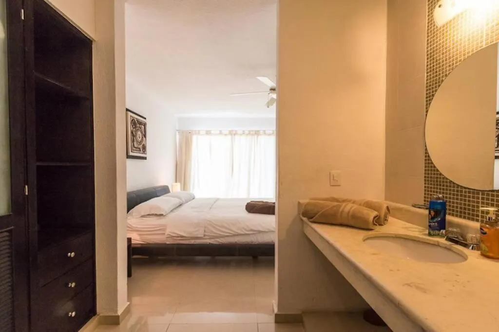 Poolside Tranquil Apartment In Playa Del Carmen