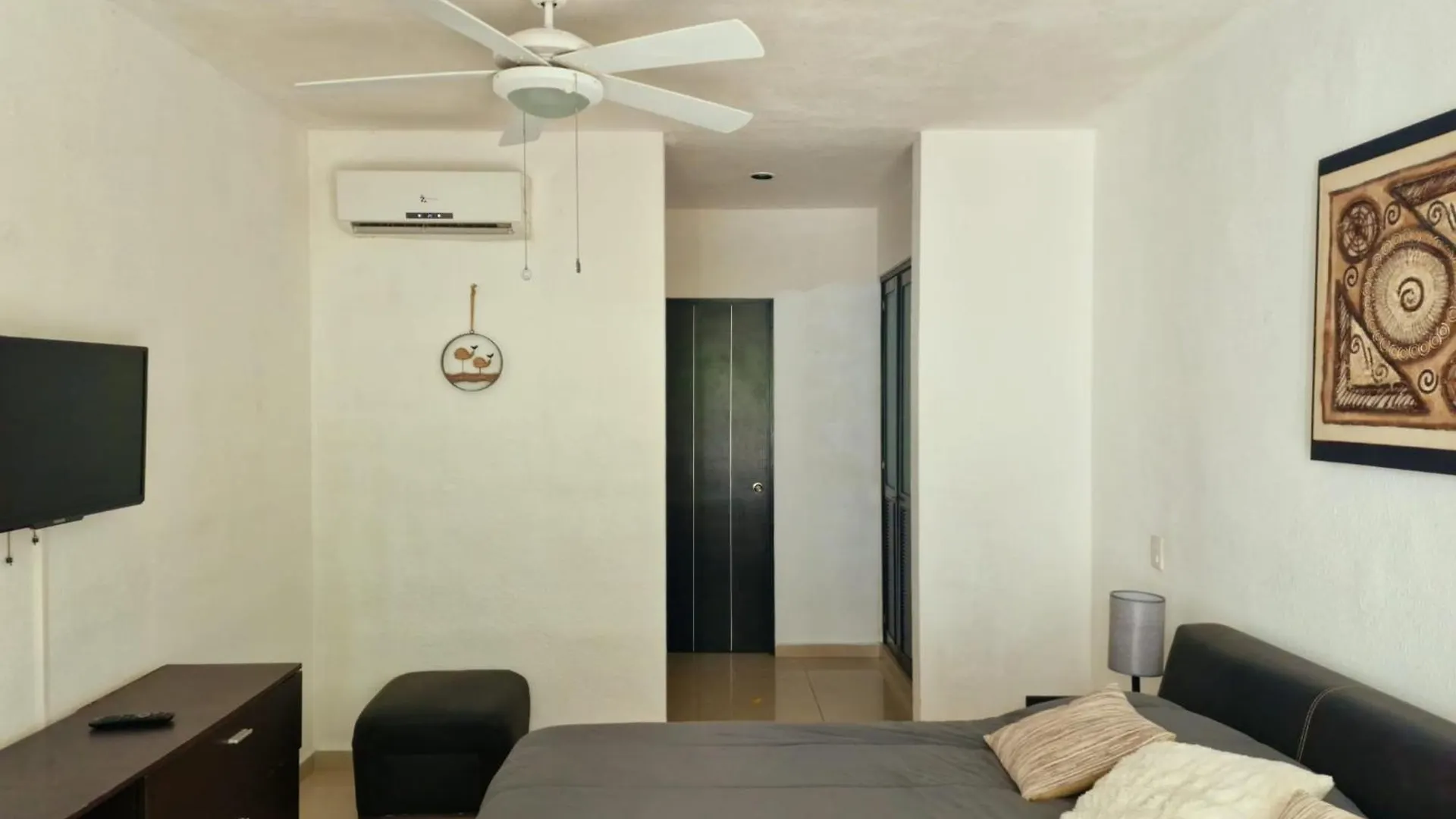 Poolside Tranquil Apartment In Playa Del Carmen